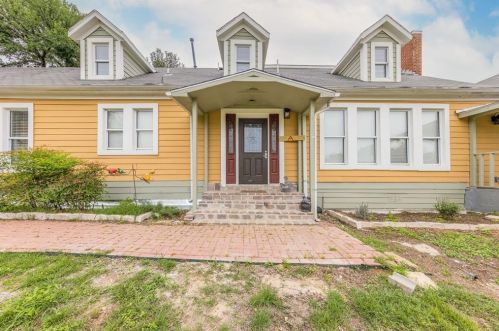 1212 Main St, Webberville, TX 78621-1522
