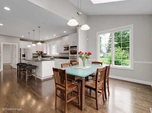 330 55th St, Willowbrook IL  60514-3015 exterior