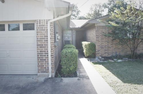 3702 Rocky Hollow Trl, Georgetown, TX 78628-2433