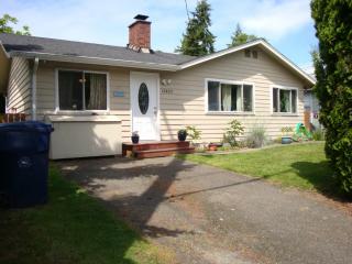 13453 8th Ave, Seattle, WA 98146-3245