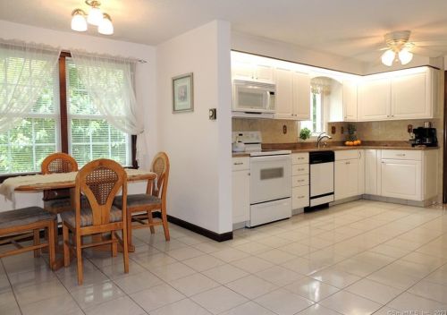 152 Kent Ln, Wapping, CT 06074-2243