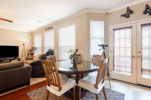 3921 Cyn Gln Cir, Austin TX  78732-2187 exterior