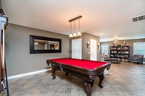 2121 Chateau Ct, Chula Vista CA  91913-3161 exterior