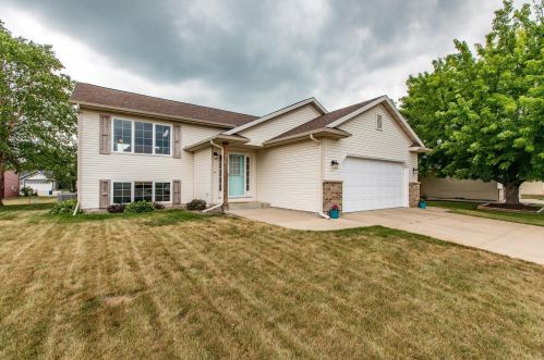 832 4th St, Byron, MN 55920-1534