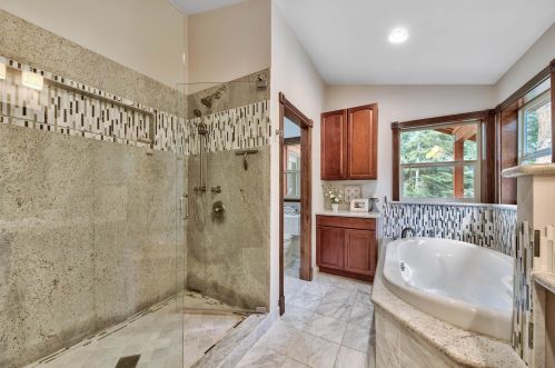 10970 Palisades Dr, Truckee CA  96161-3188 exterior