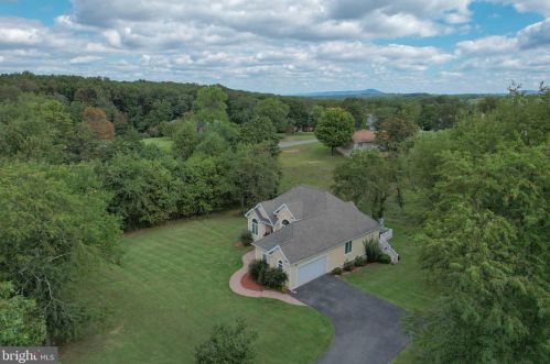 130 Ridgeview Dr, Berkeley Springs, WV 25411-6820