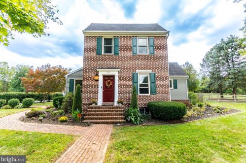 111 Yellowbreeches Rd, Carlisle, PA 17015-7501