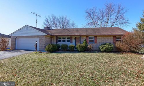 154 Amsterdam Rd, Lancaster PA  17603-9719 exterior