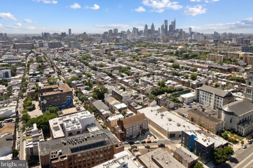 1147 4th St, Philadelphia PA 19147-0052 exterior