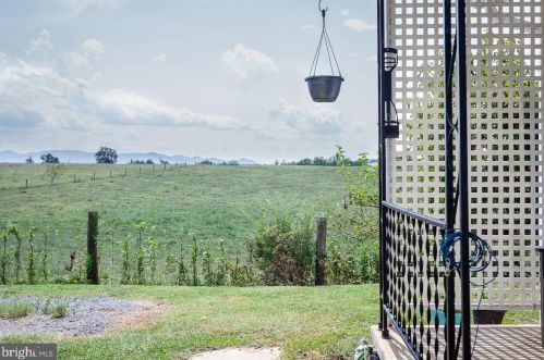 614 5th St, Richmond National Battlefiel, VA 22835-1428