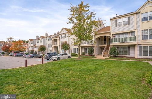 8202 Crossbrook Ct, Lorton, VA 22079-4615