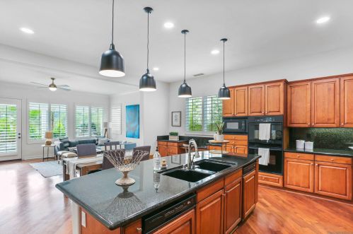 2809 Carrillo Way, Carlsbad, CA 92009-3028
