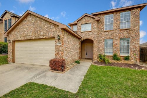 4808 Barnhill Ln, Fort Worth, TX 76135-2536