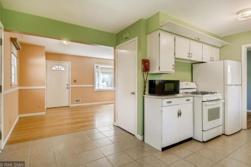 392 Grafton Ave, Saint Paul MN  55128-6528 exterior