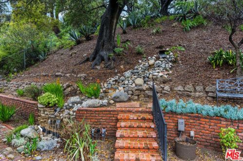 1347 San Luis Rey Dr, Glendale CA  91208-1961 exterior