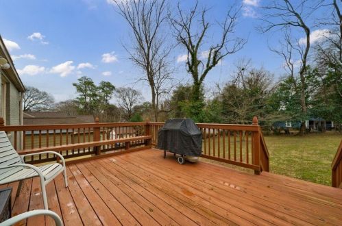 380 Hascall Rd, Atlanta GA  30309-2224 exterior