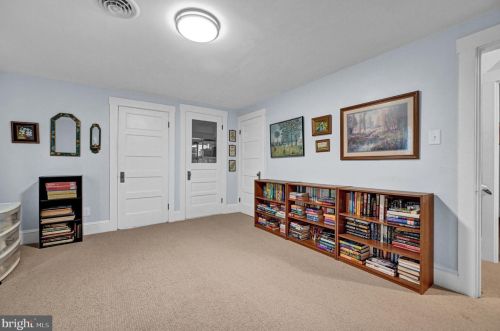 987 Baltimore St, Hanover PA  17331-4413 exterior