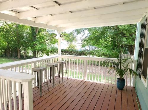 1737 Center Ave, Atlanta GA  30344-4703 exterior