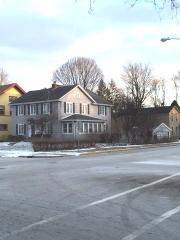 942 Downer Pl, Aurora IL  60506-4906 exterior