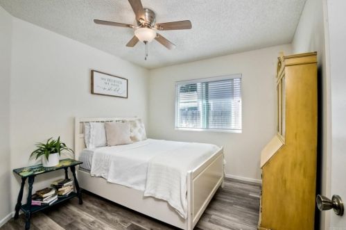 5385 Gooseberry Way, Oceanside CA  92057-4633 exterior