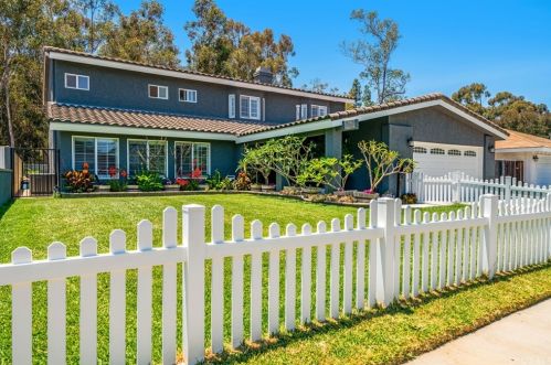 25062 Campo Rojo, El Toro, CA 92630-4206
