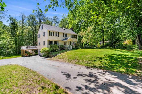 47 Old Manchester Rd, Amherst, NH 03031-1701