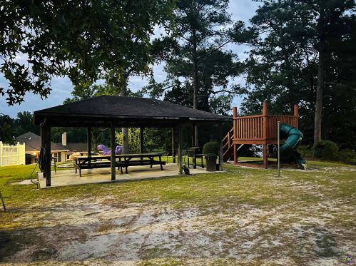 100 Beaver Lodge Pl, Warner Robins GA  31088-6082 exterior