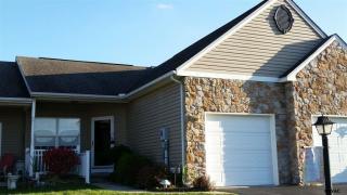 1883 Deerfield Dr, York, PA 17315-3794