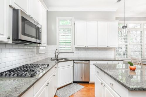 1053 Fielding Park Ct, Atlanta GA  30319-1989 exterior