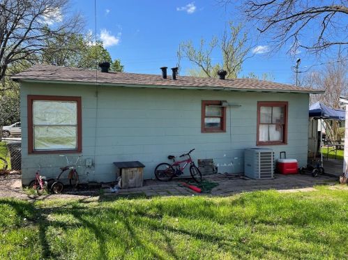 4249 Cherokee Trl, Fort Worth TX  76133-1081 exterior