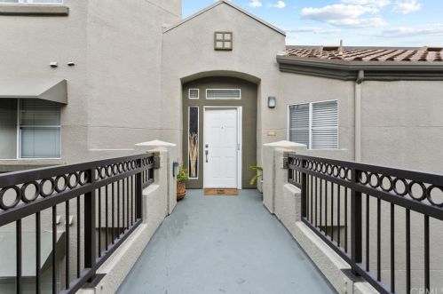 400 Lake St, Huntington Beach, CA 92648-5811