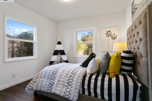 1570 Plz Dr, San Leandro CA 94578-1968 exterior