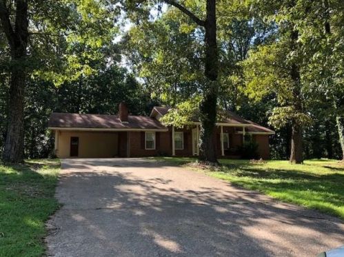 50 Robinson Dr, Carrollton, GA 30117-9414