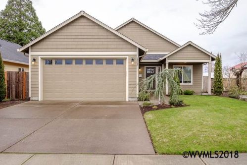 1715 Landau Dr, Woodburn, OR 97071-5125