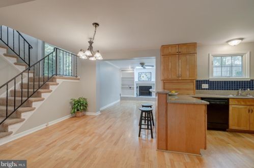 7136 Game Lord Dr, Springfield VA  22153-1318 exterior