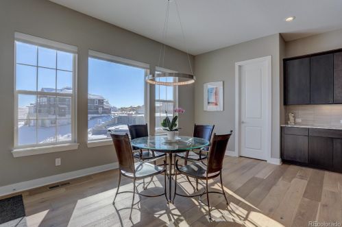 27661 Lakeview Dr, Aurora CO 80016 exterior