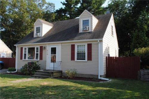 210 Main Ave, Warwick, RI 02886-3628