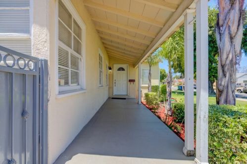 9011 4th Ave, Inglewood, CA 90305-2815