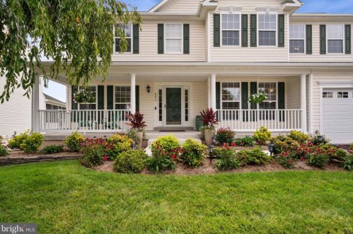 5275 Daybreak Ln, Woodbridge, VA 22193-5851