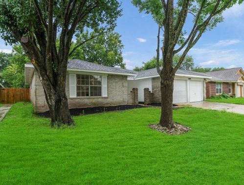 6830 Harpers Dr, Richmond TX  77469-5912 exterior