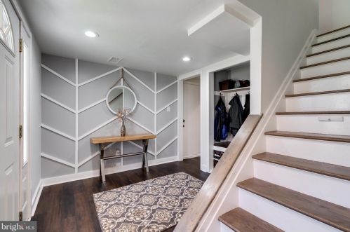 7806 Jansen Dr, Springfield VA  22152-2422 exterior