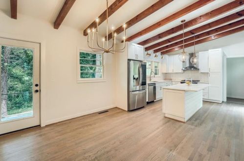 4590 Briarcliff Rd, Atlanta GA  30345-2160 exterior