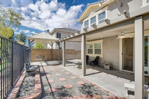 7948 Shadow Trails Ln, Riverside CA  92509-7007 exterior