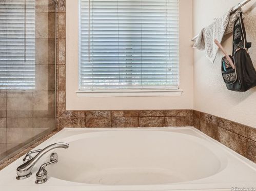 21738 Mansfield Pl, Aurora CO  80018-3058 exterior