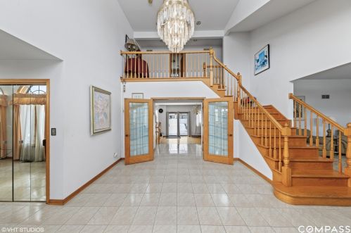 724 5th Ave, Addison, IL 60101-2185