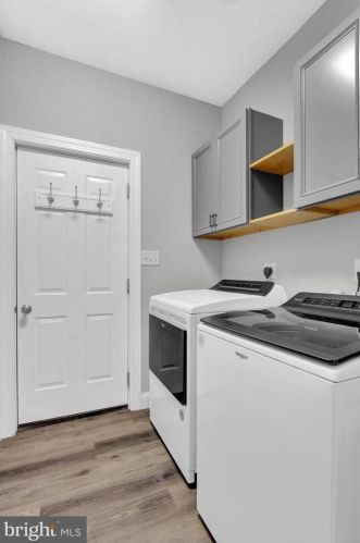 180 3rd St, Hanover PA  17331-2325 exterior