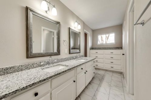 6821 Lancelot Ct, Fort Worth TX  76133-5005 exterior