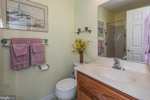 124 Copperfield Dr, Trenton NJ  08648-2583 exterior