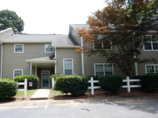 6406 Oakleaf Ln, Morrow, GA 30260-1766
