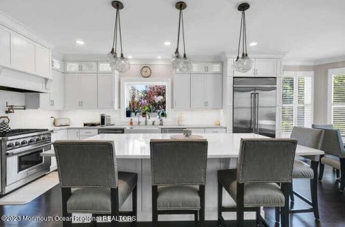 15 Pegasus Dr, Tinton Falls NJ 07724-2875 exterior